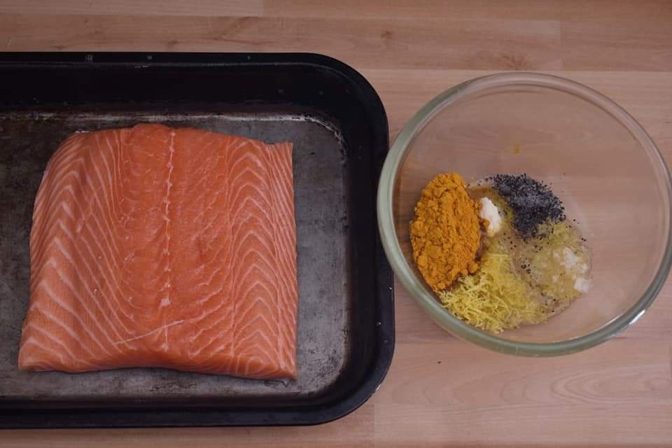Salmon with Turmeric and Lemon