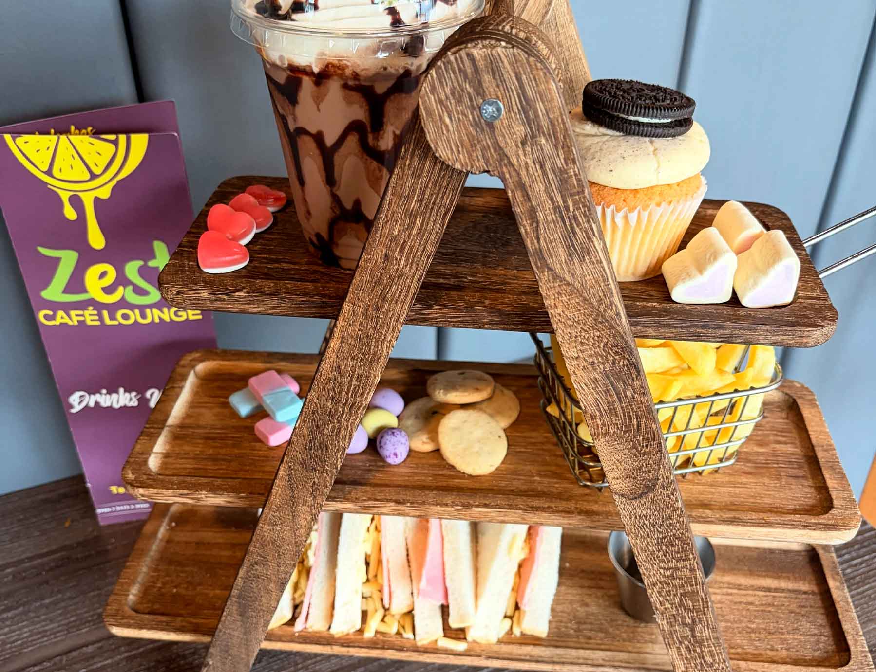 Zest Café Lounge